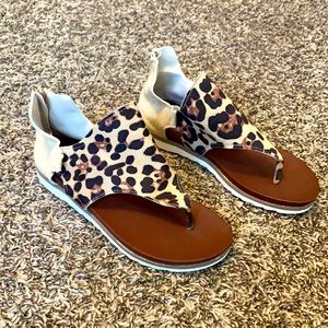 Leopard print sandals, size: 7.5
